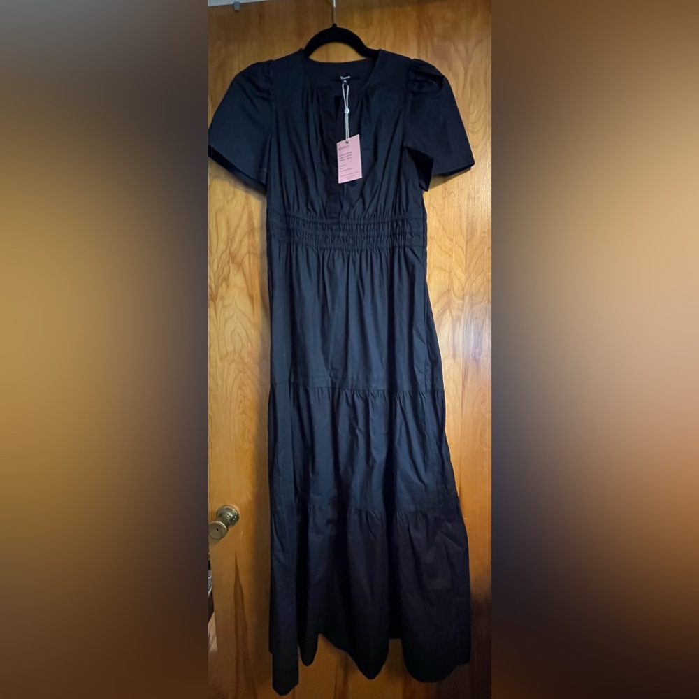 Quince, 100% Organic Cotton Tiered Maxi Dress
NWT, Size: S
Color: Black